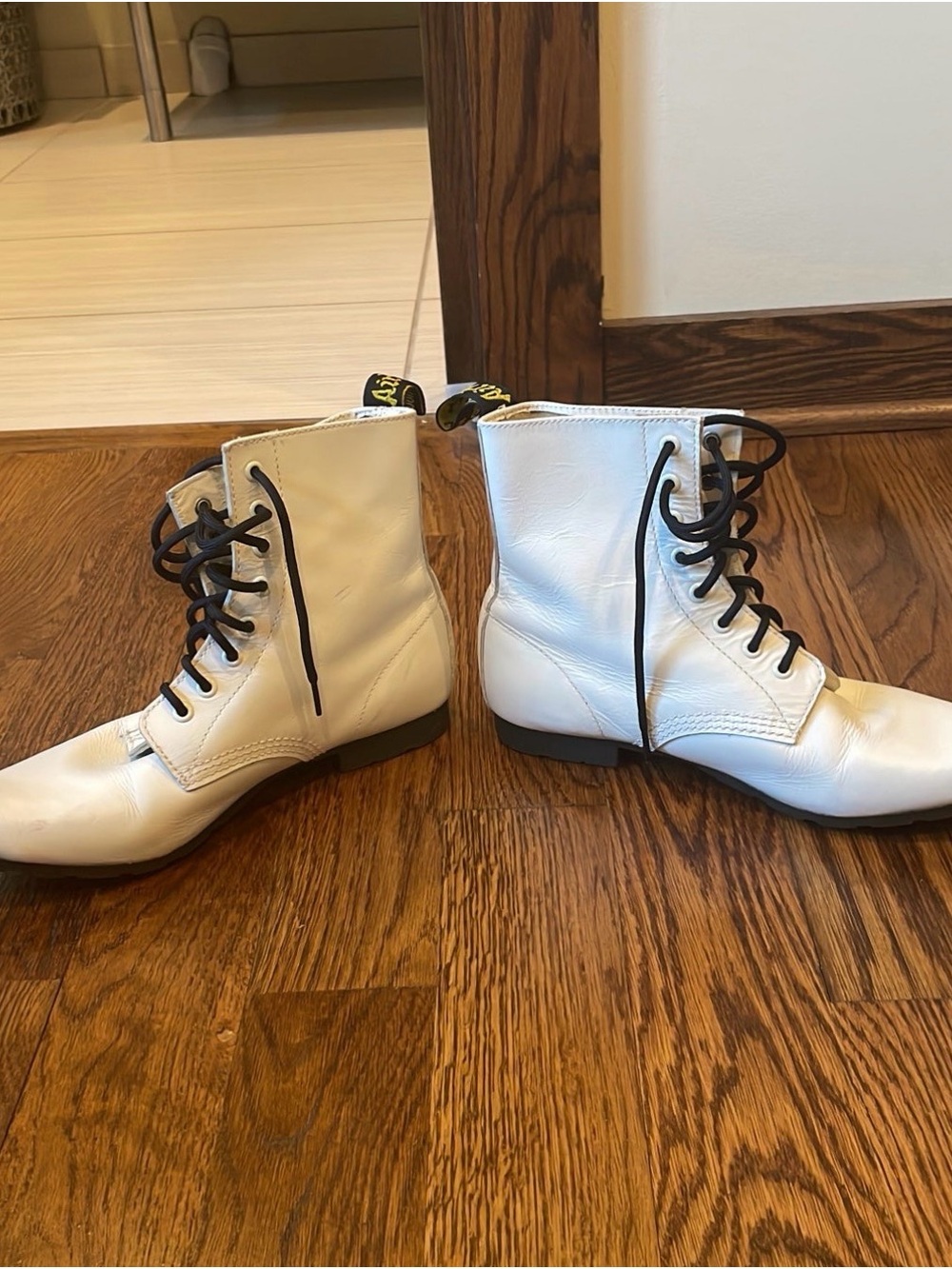 RARE Dr. Martens Bianca White Lace-Up Pointed Toe Boots - Picture 2 of 7